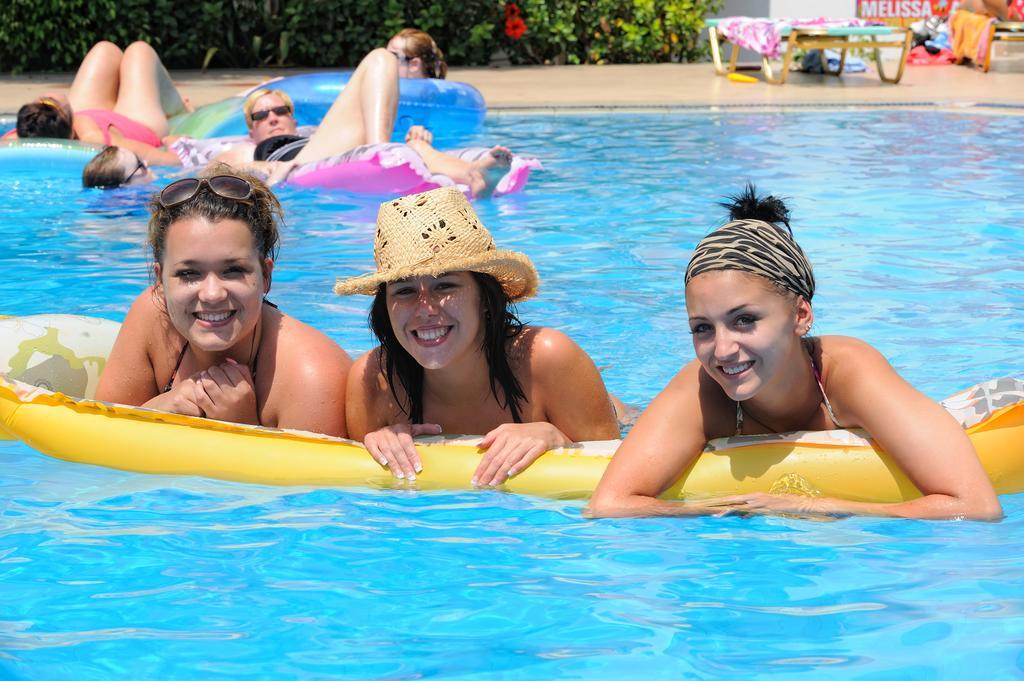 Melissa Apartments, Studios & Suites Malia  Ngoại thất bức ảnh