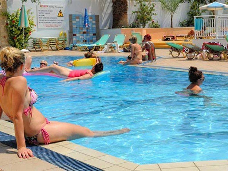 Melissa Apartments, Studios & Suites Malia  Ngoại thất bức ảnh